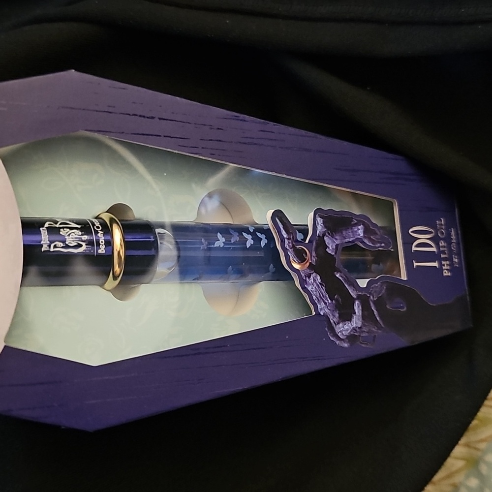 Tim Burton's Corpse Bride "I Do: Vows" pH Lip Oil - Picture 16 of 17
